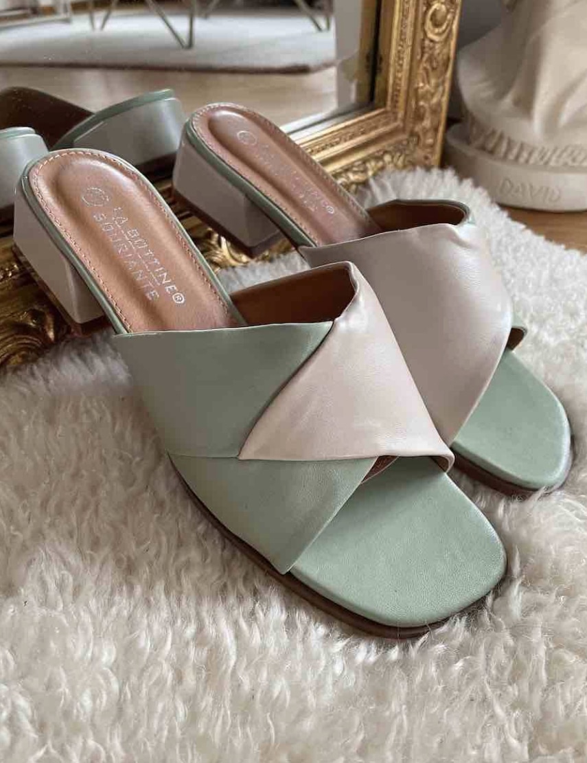 Mules vert sauge et beige