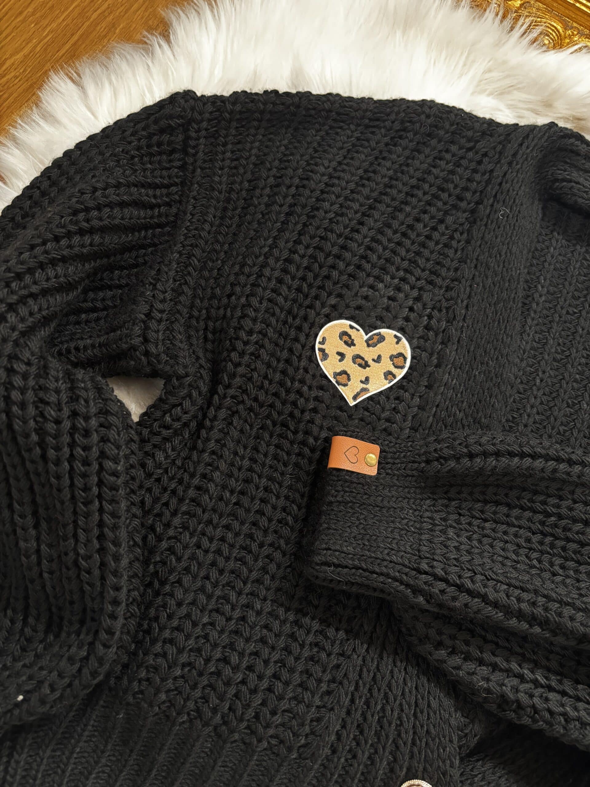 Gilet maille noire – coeur léopard TAYLOR