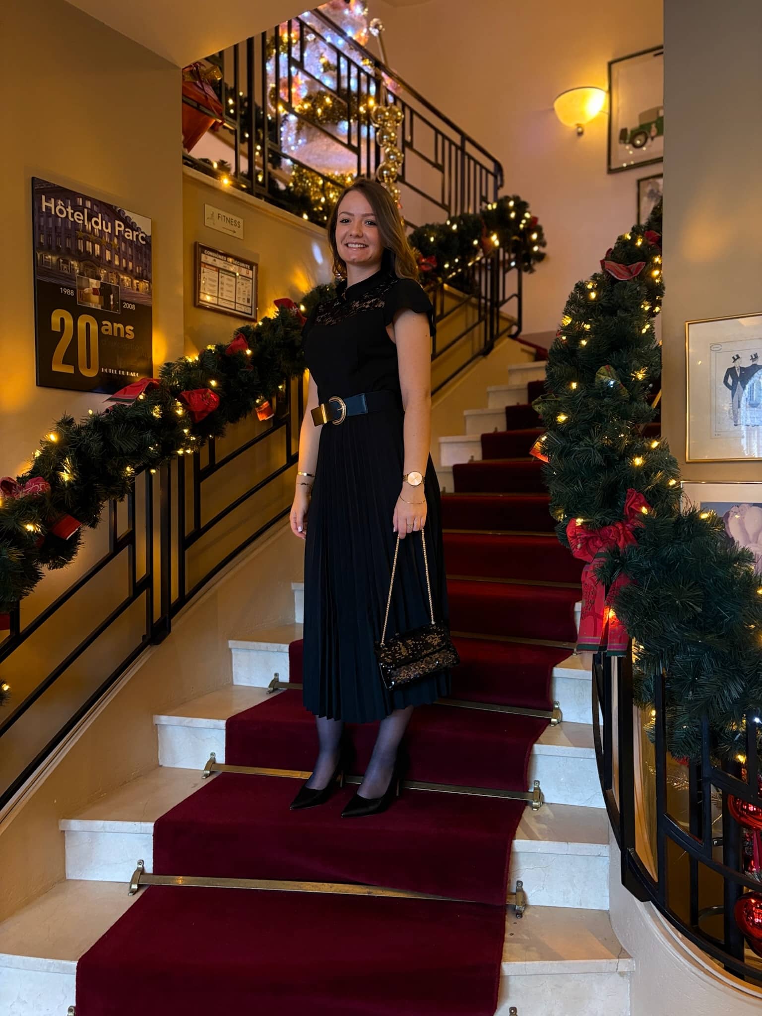 Robe midi noire plissée à dentelle LISON