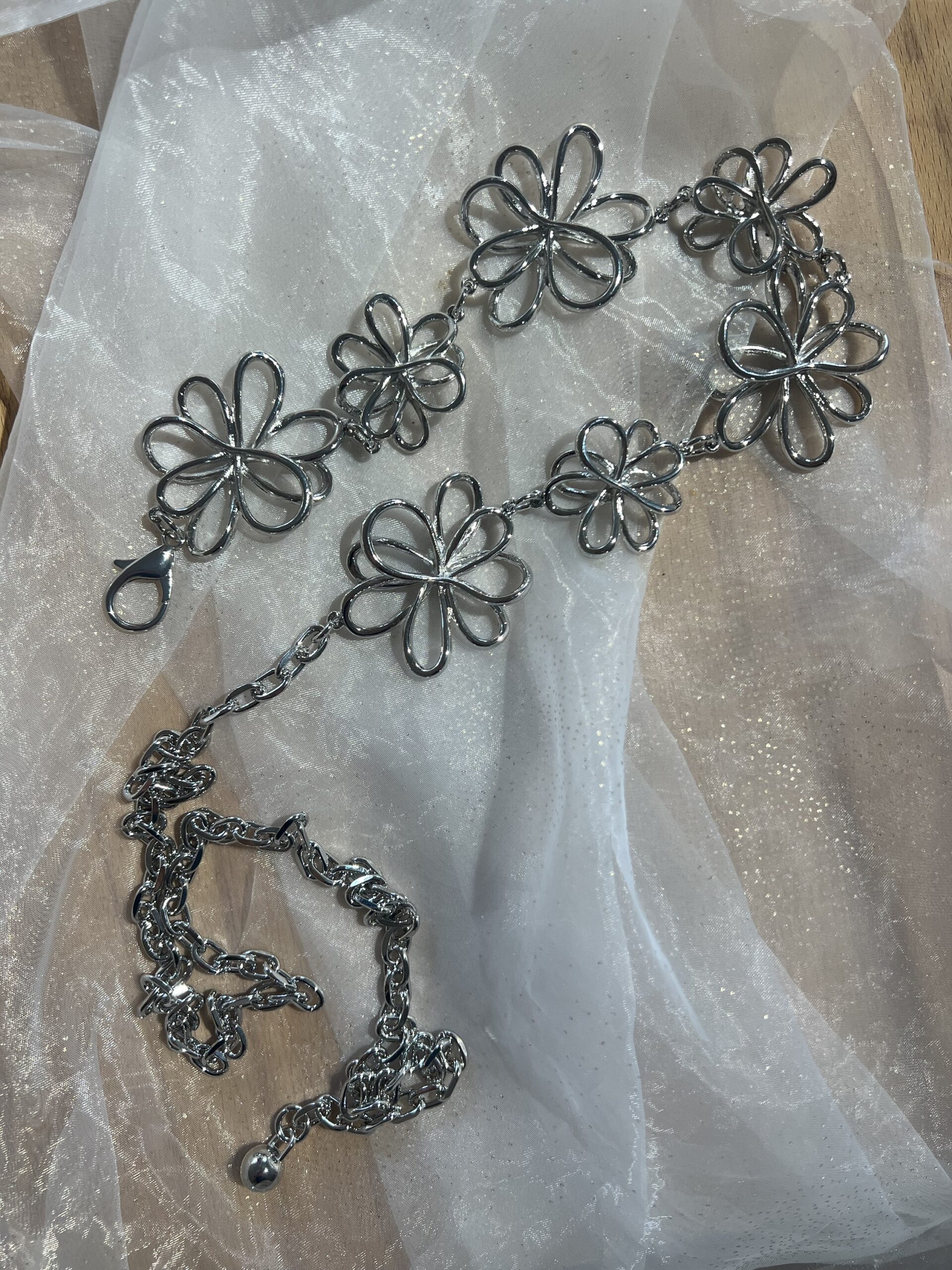 Ceinture bijou fleur argentée